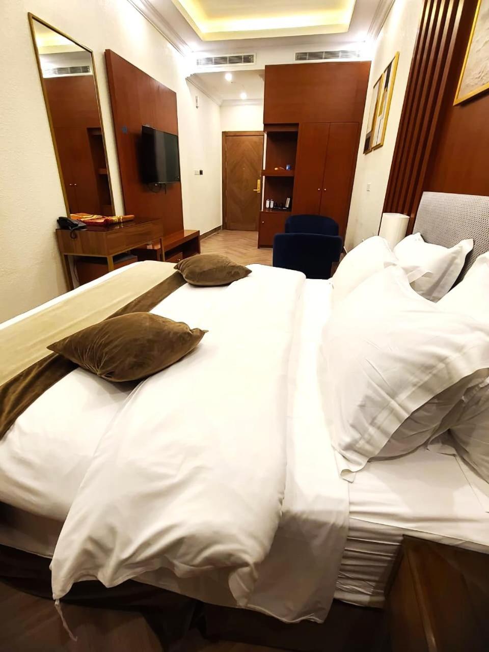 Smayah Hotel Riadh Exterior foto